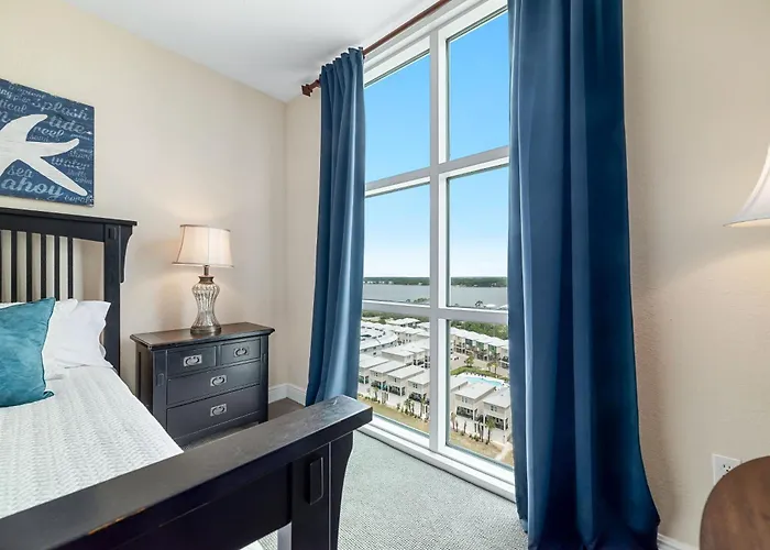 Crystal Shores West 1108 *